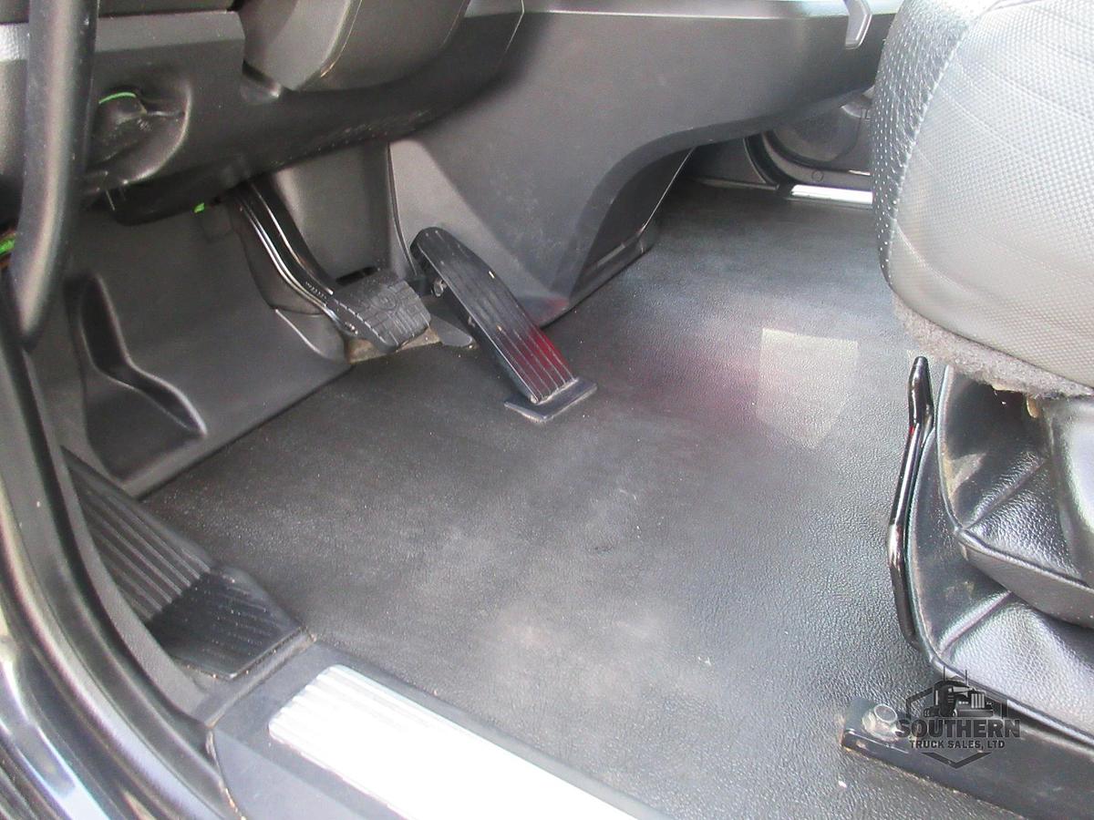 Used 2023 KENWORTH T880