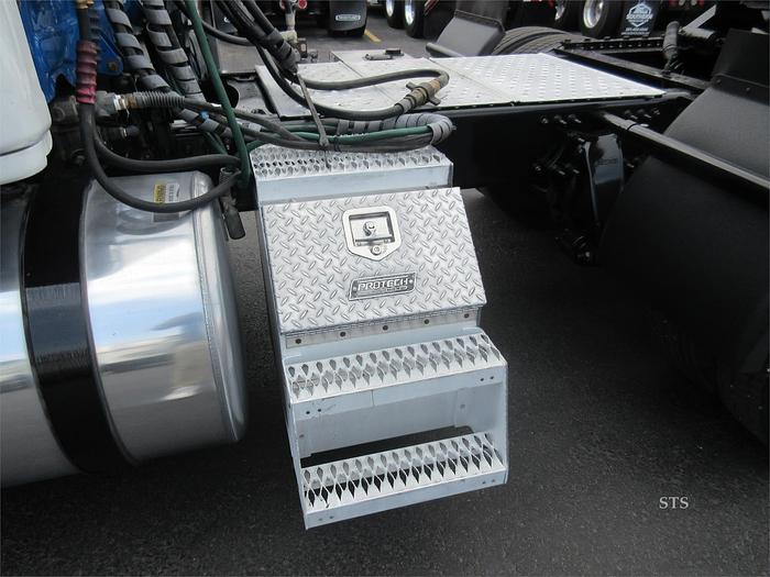 Used 2017 FREIGHTLINER CASCADIA 125