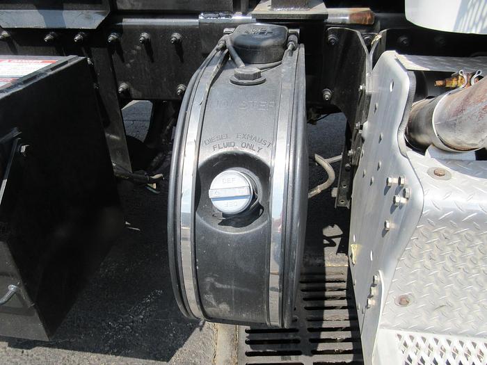 Used 2013 PETERBILT 348