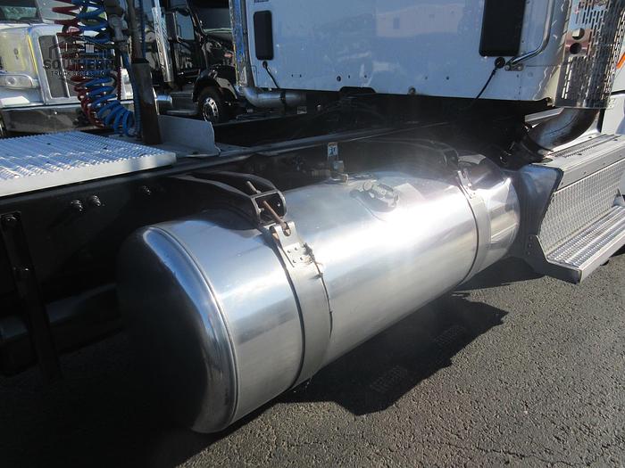 Used 2019 PETERBILT 567