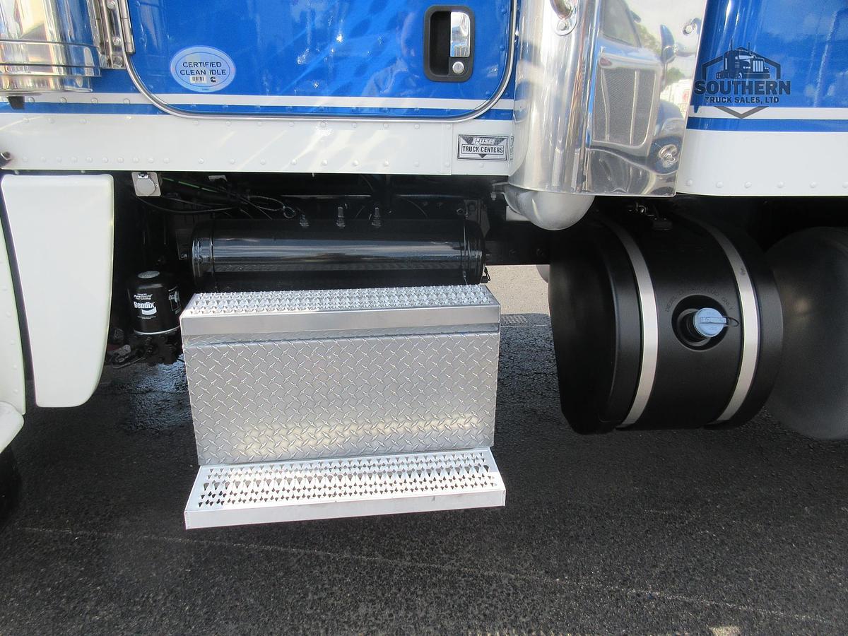 Used 2019 PETERBILT 389