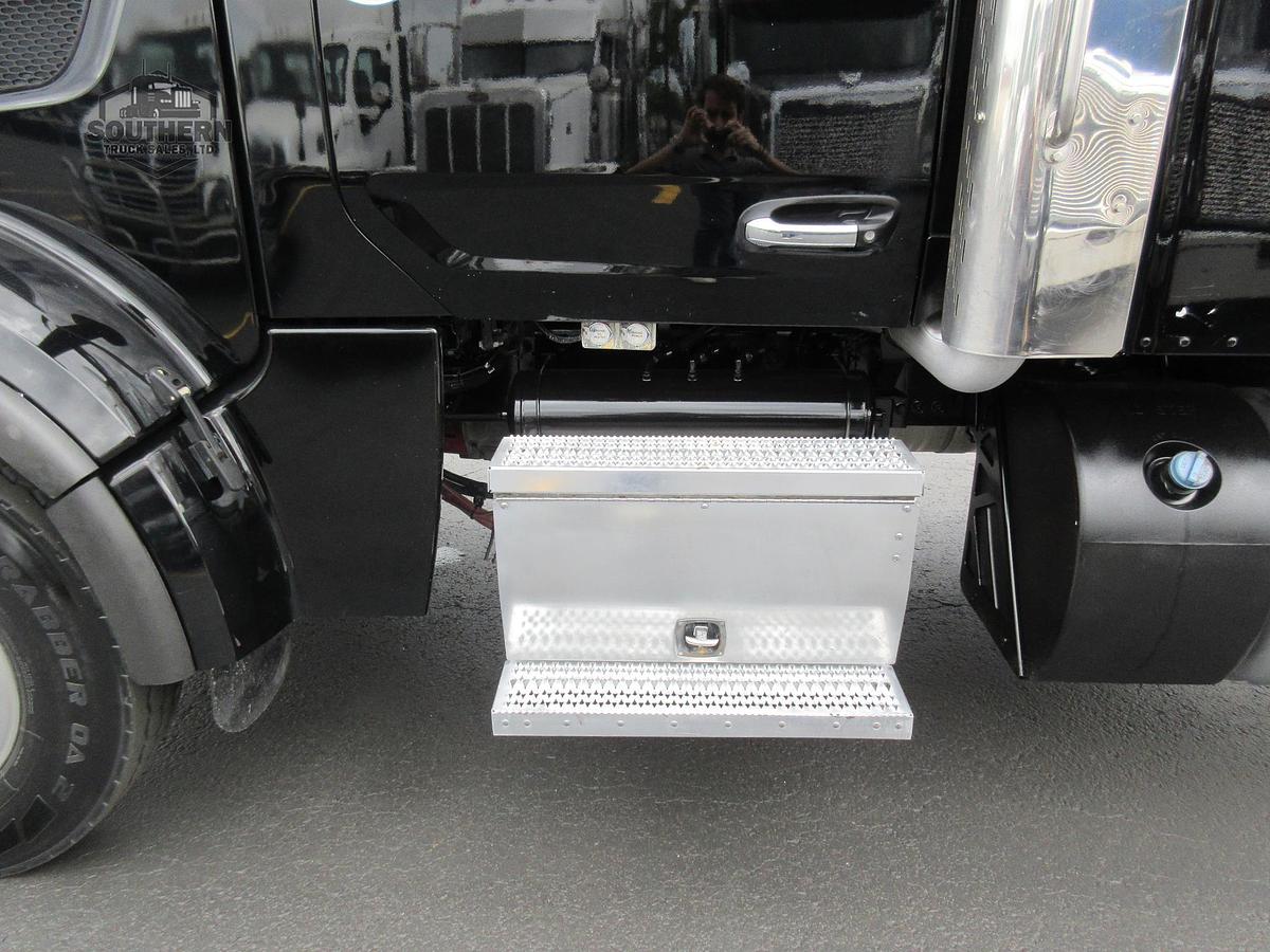 Used 2023 PETERBILT 567