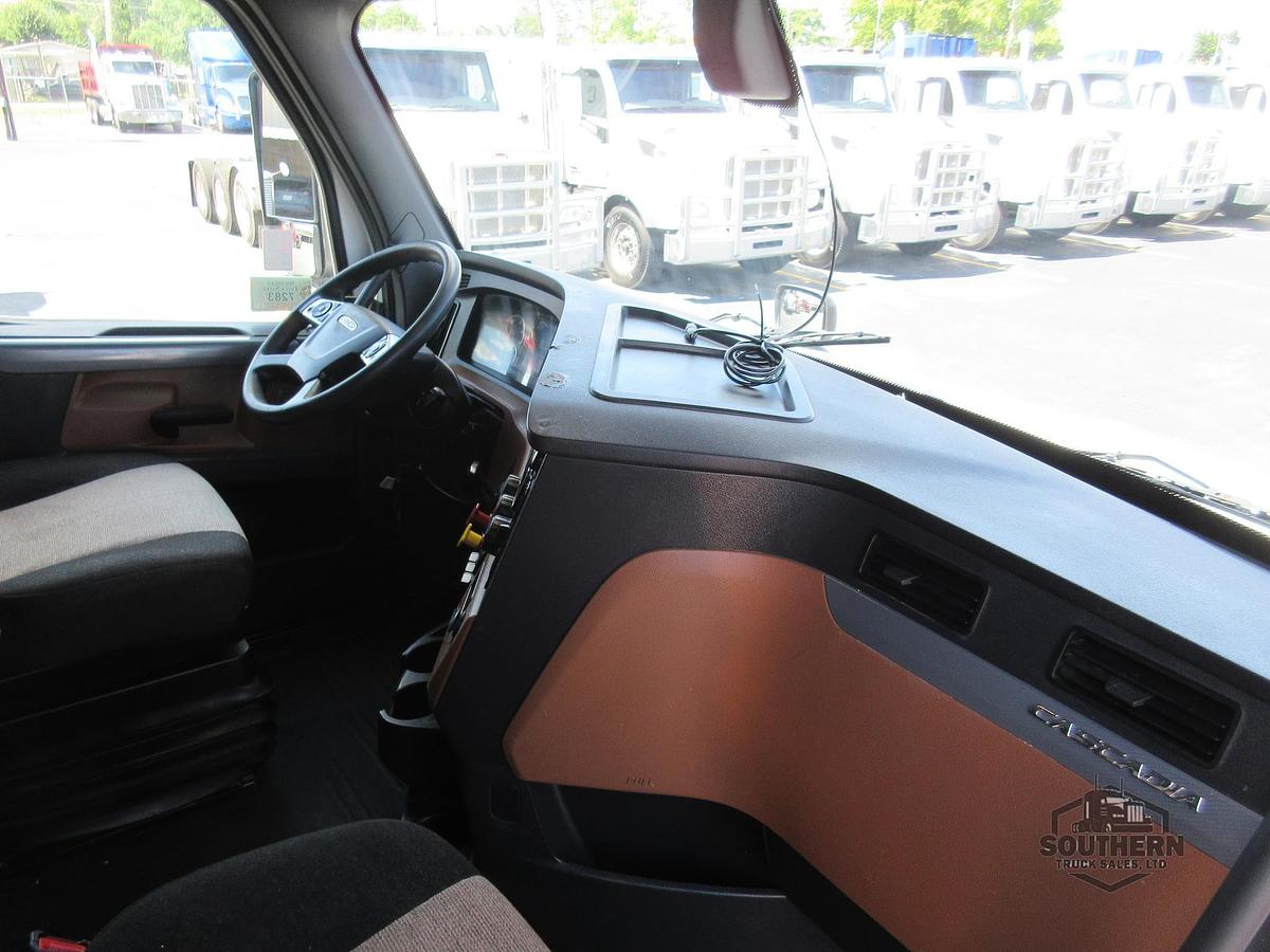 Used 2020 FREIGHTLINER CASCADIA 126