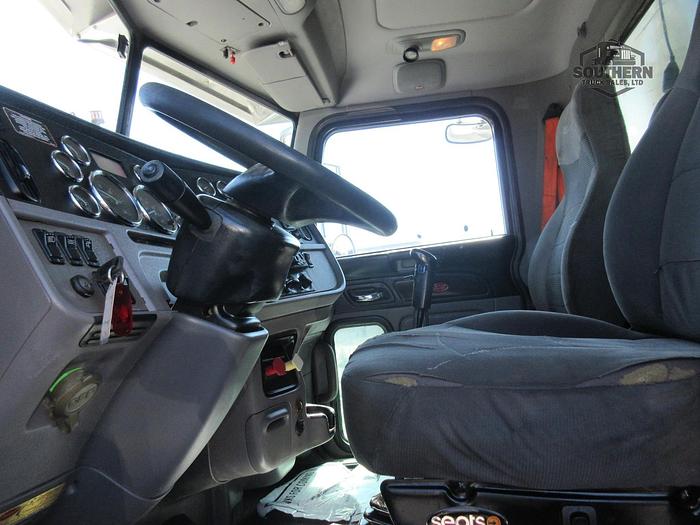 Used 2014 PETERBILT 365