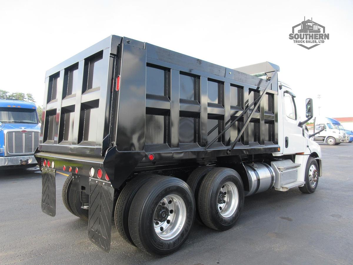 Used 2019 FREIGHTLINER CASCADIA 126