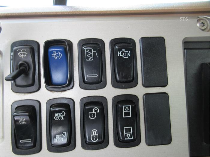 Used 2013 MACK GRANITE GU713