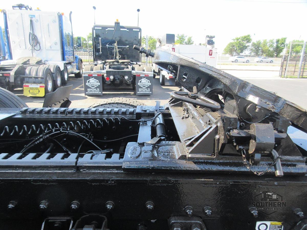 Used 2023 KENWORTH T880