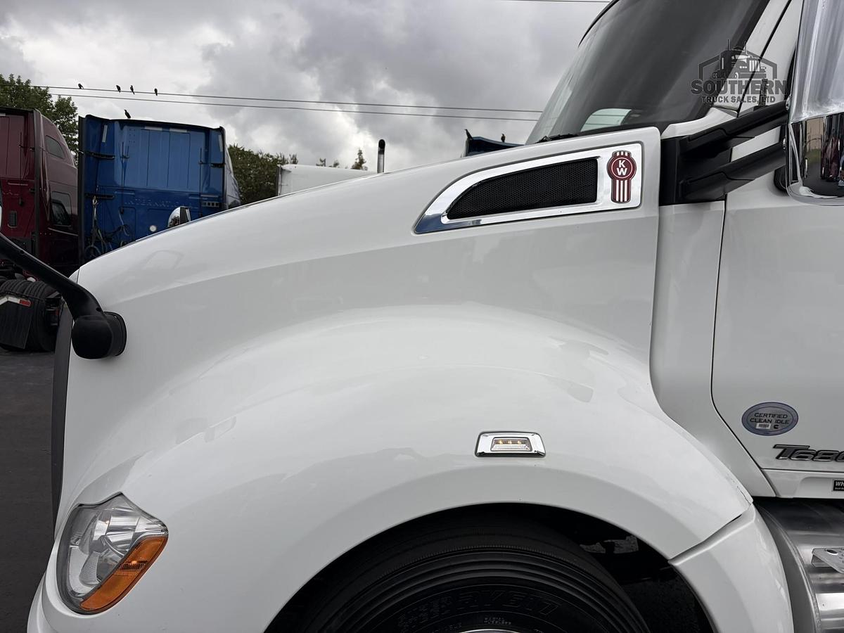 Used 2022 KENWORTH T680