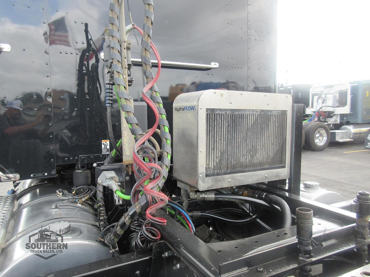 Used 2023 KENWORTH T880