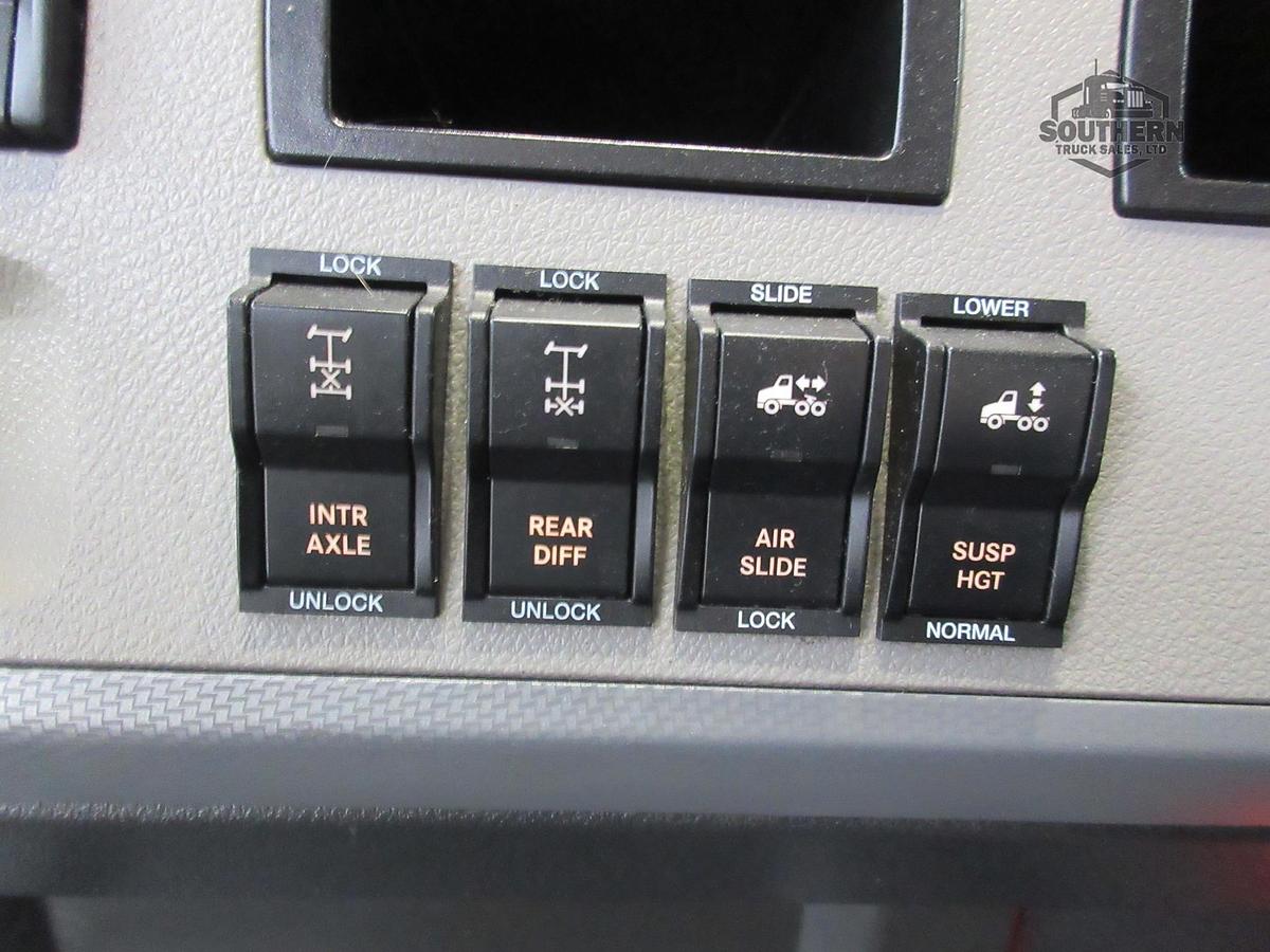 Used 2020 FREIGHTLINER CASCADIA 126