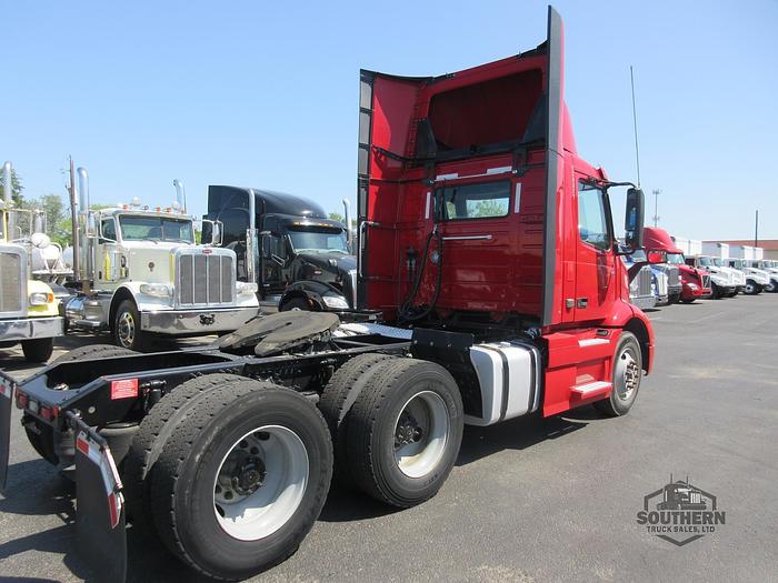 Used 2020 VOLVO VNR64T300