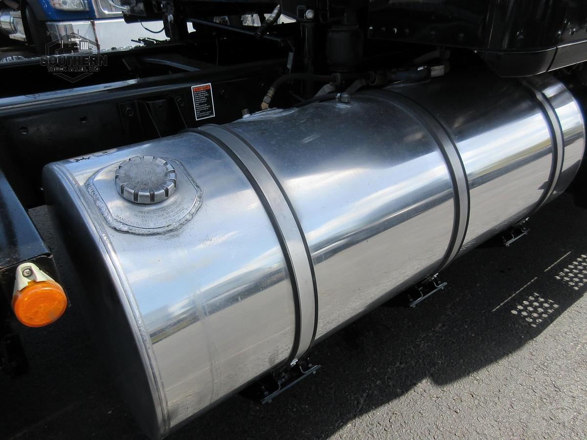 Used 2023 KENWORTH T880