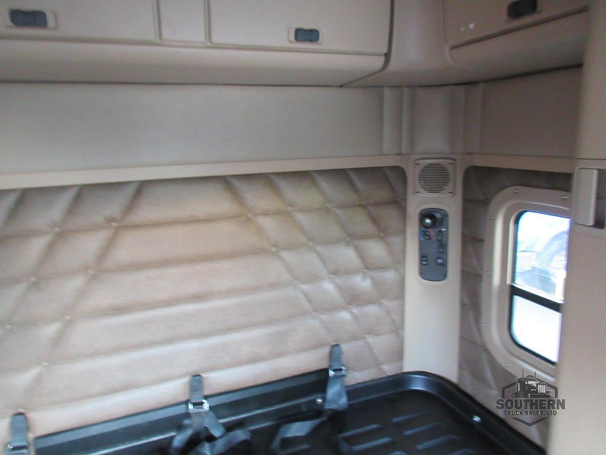 Used 2021 FREIGHTLINER CORONADO 122 SD