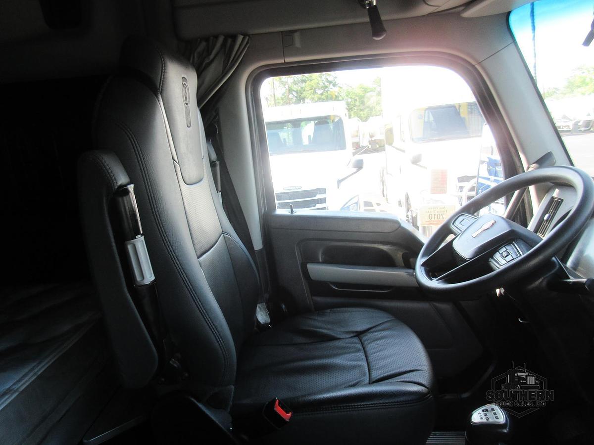 Used 2023 KENWORTH T880