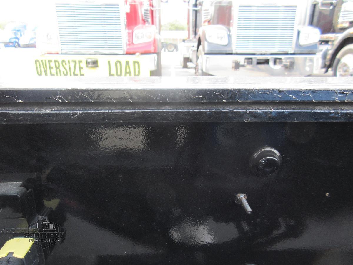 2024 KENWORTH T880