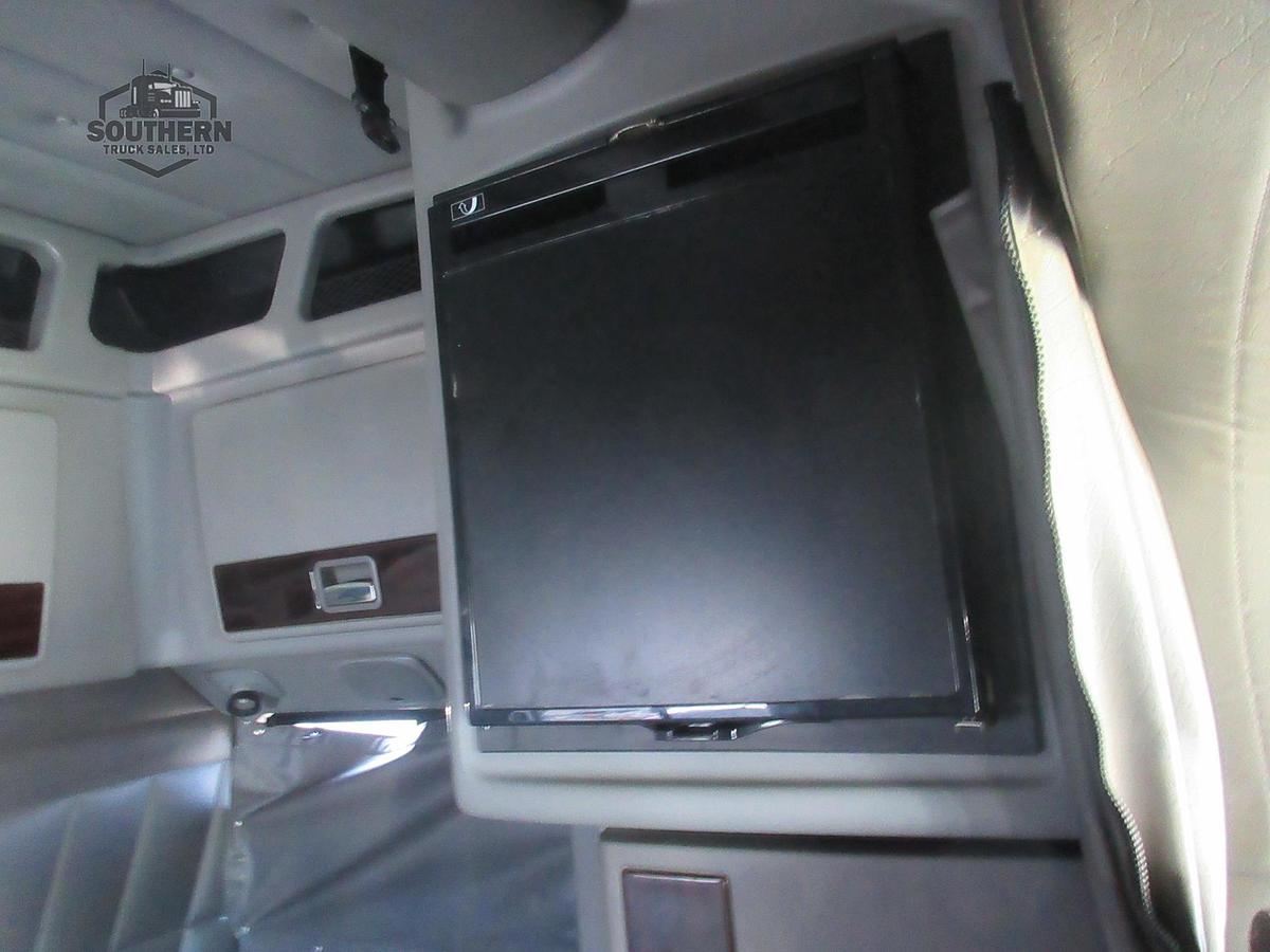 Used 2019 PETERBILT 389