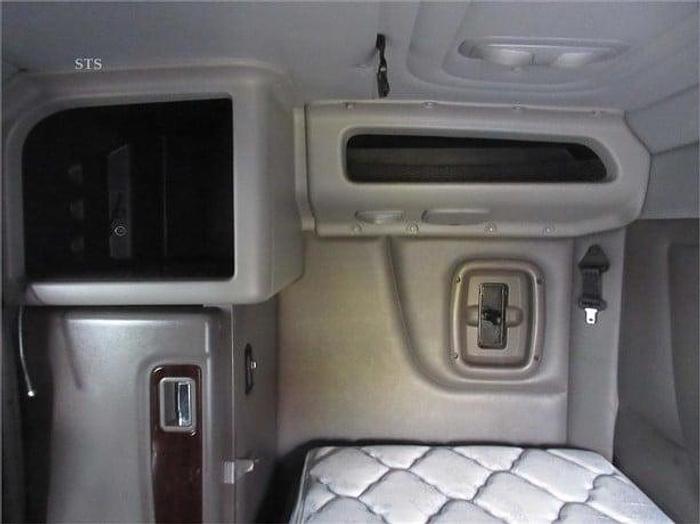 Used 2018 PETERBILT 389