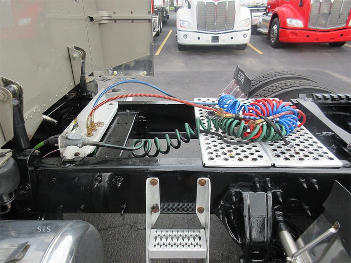 Used 2017 PETERBILT 389