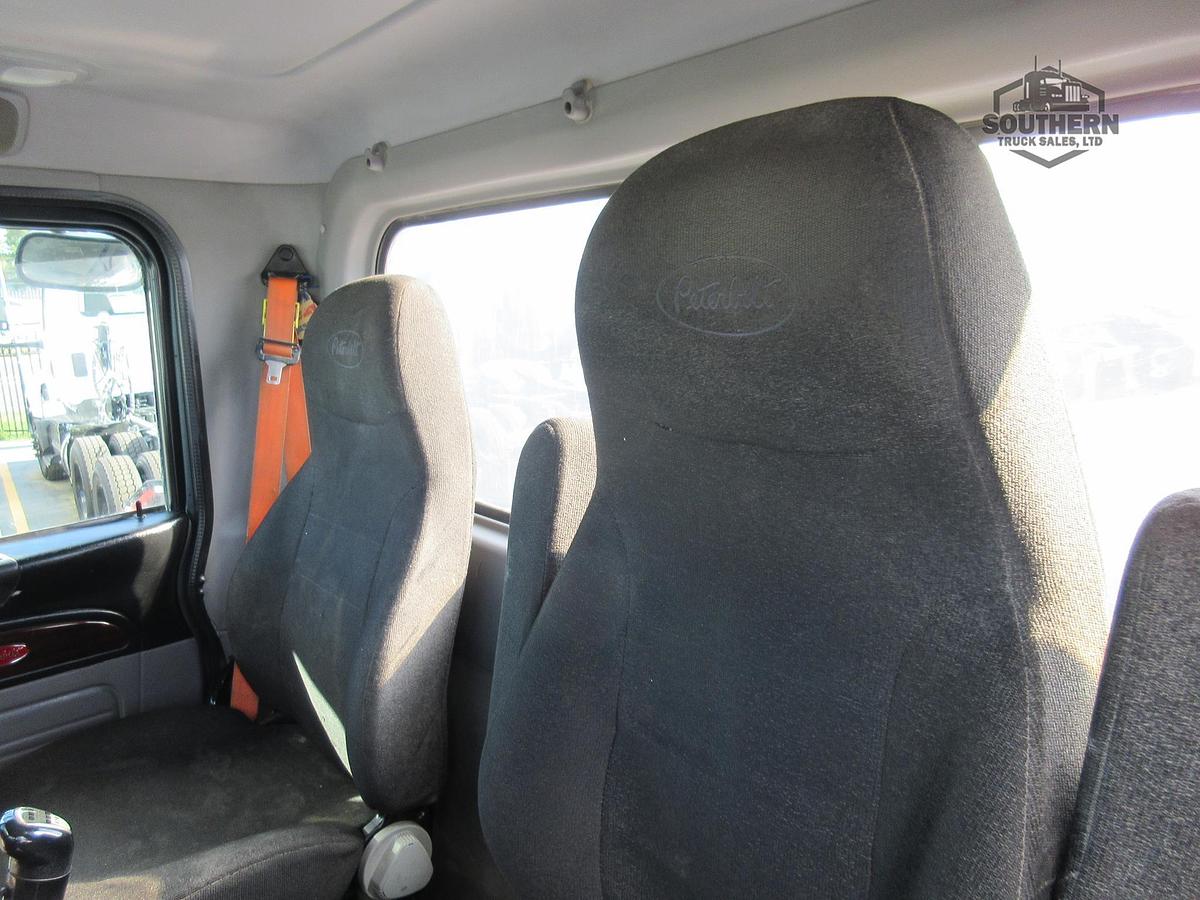 Used 2022 PETERBILT 389