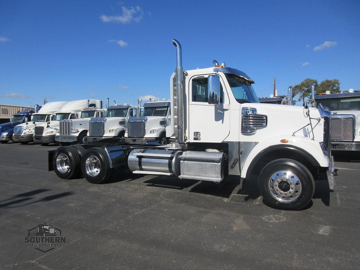 Used 2019 FREIGHTLINER 122SD