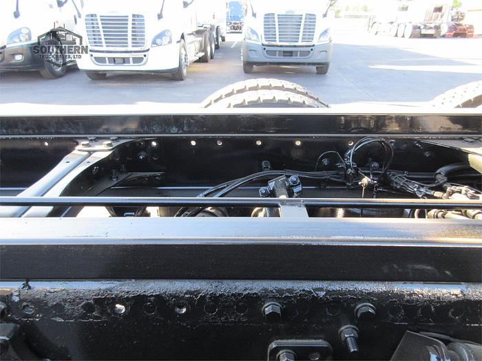 Used 2015 FREIGHTLINER CORONADO 122 SD