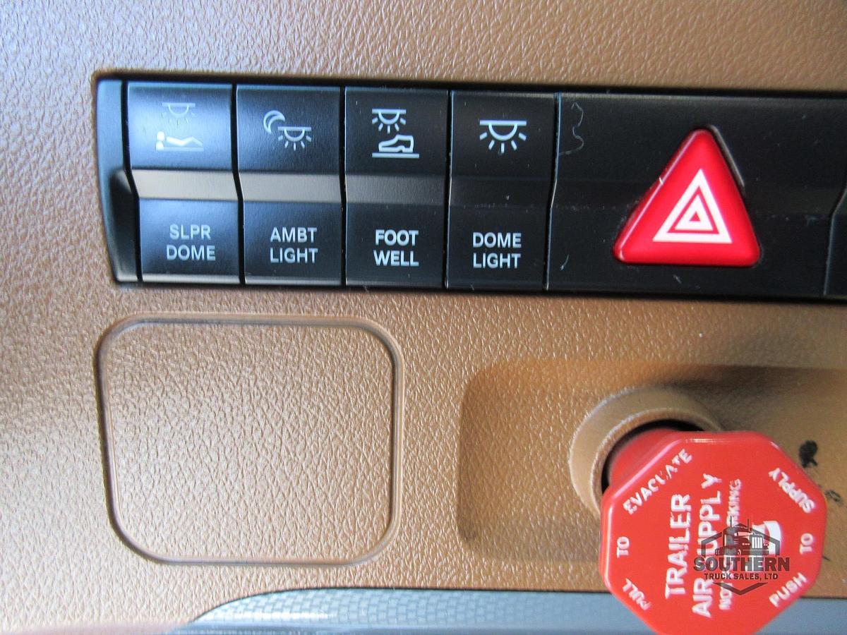 Used 2020 FREIGHTLINER CASCADIA 126