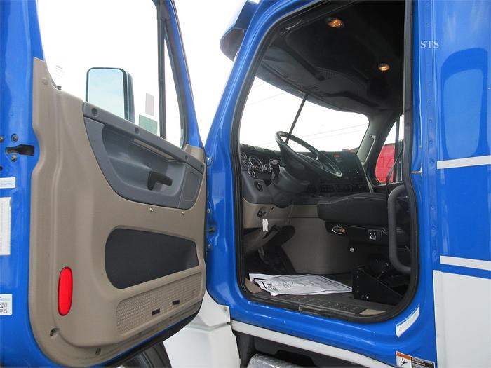 Used 2017 FREIGHTLINER CASCADIA 125