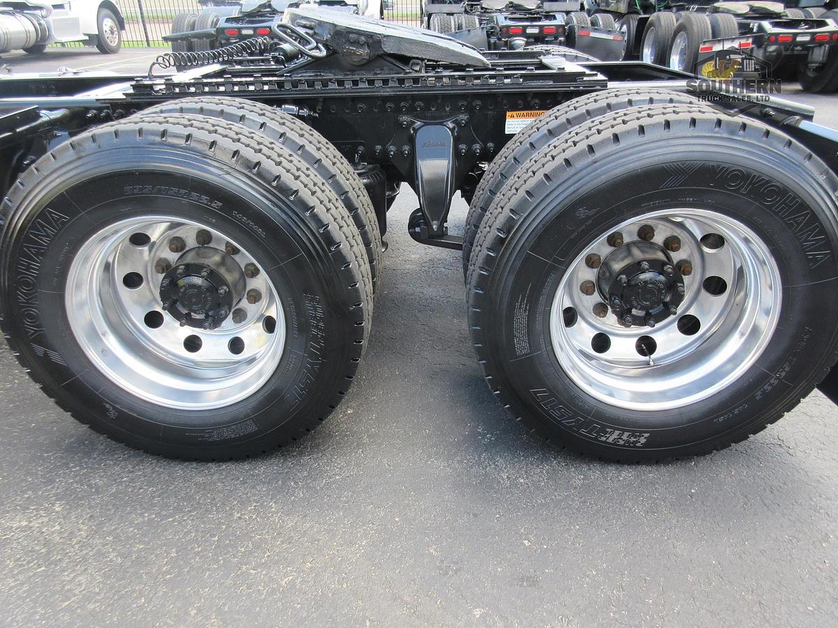 Used 2018 FREIGHTLINER CASCADIA 125