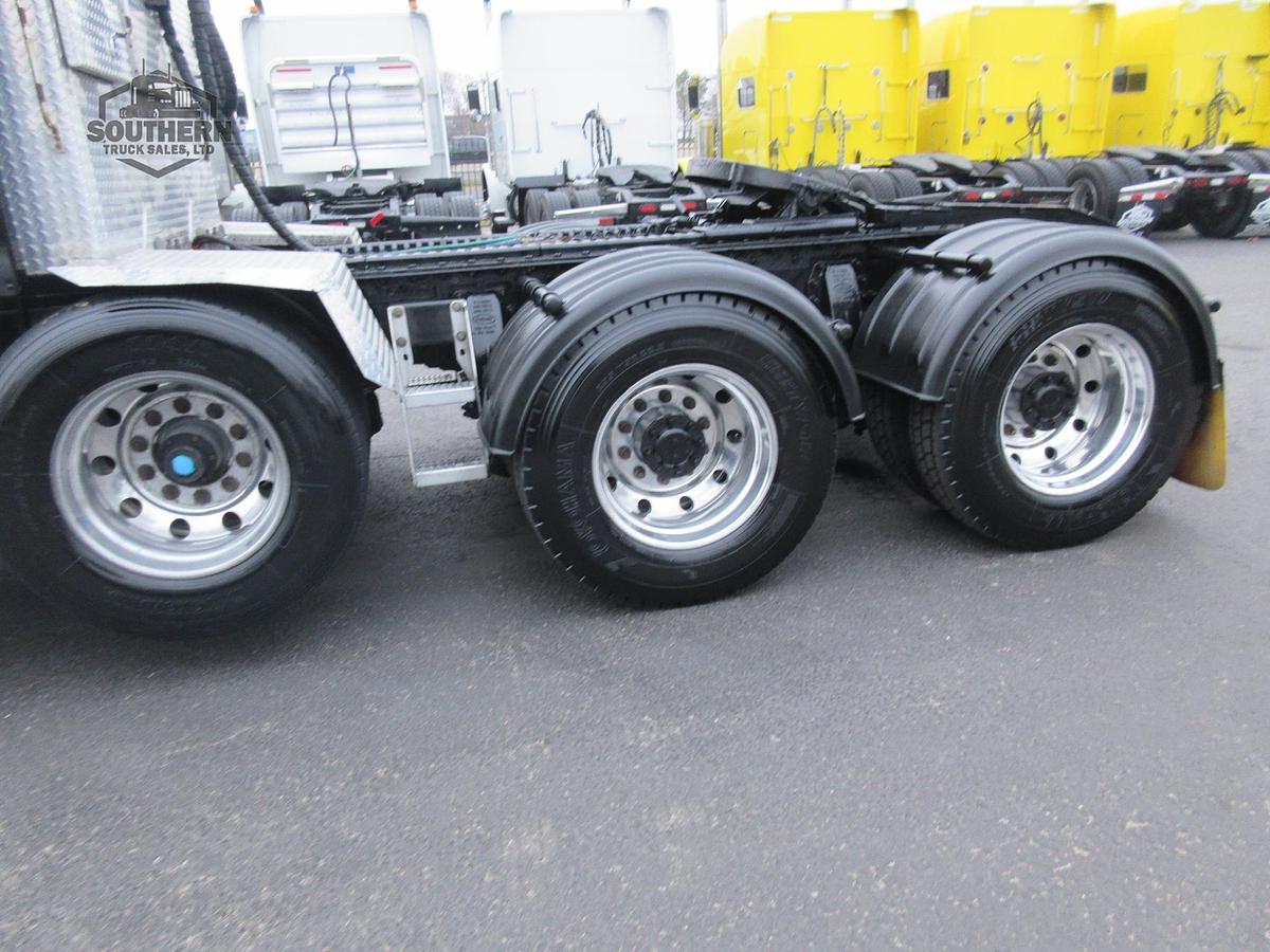 Used 2021 PETERBILT 567