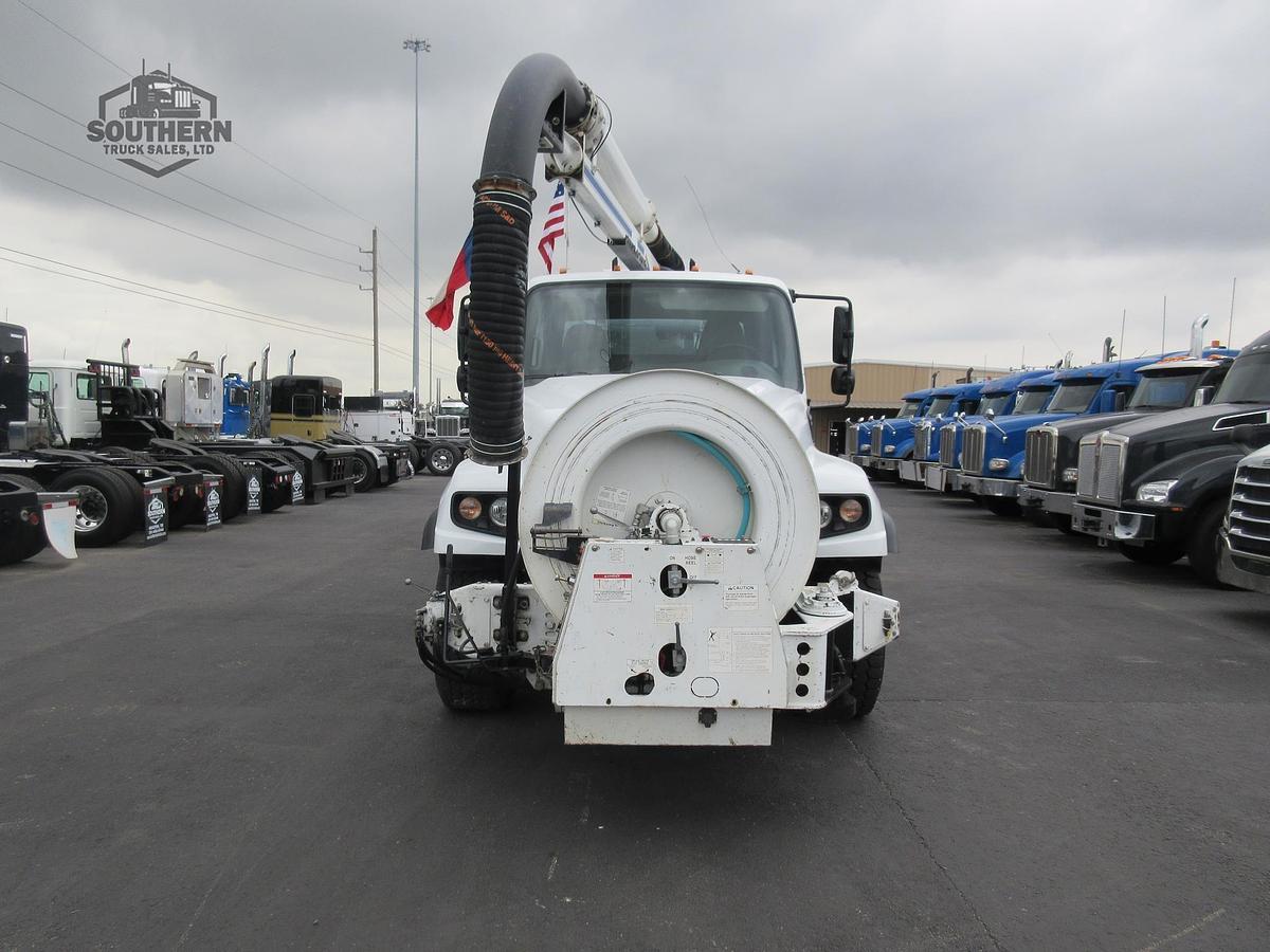 Used 2014 FREIGHTLINER 114SD