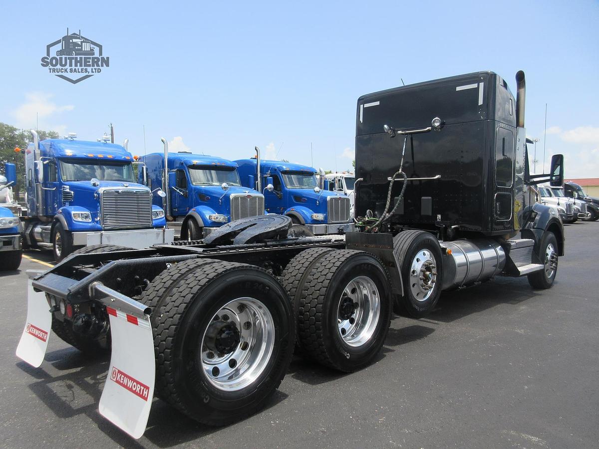 Used 2023 KENWORTH T880