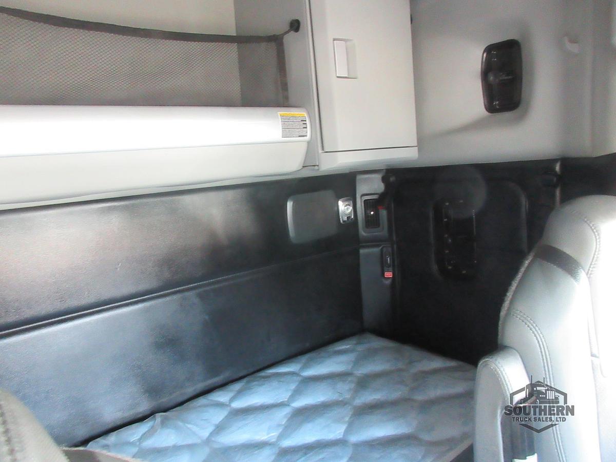 Used 2023 KENWORTH T880