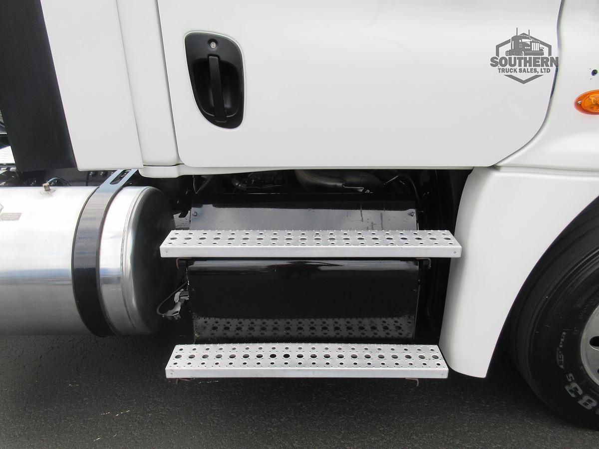 Used 2018 FREIGHTLINER CASCADIA 125