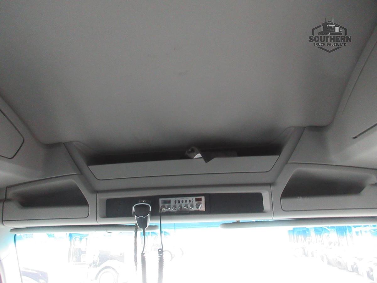 Used 2023 KENWORTH T880
