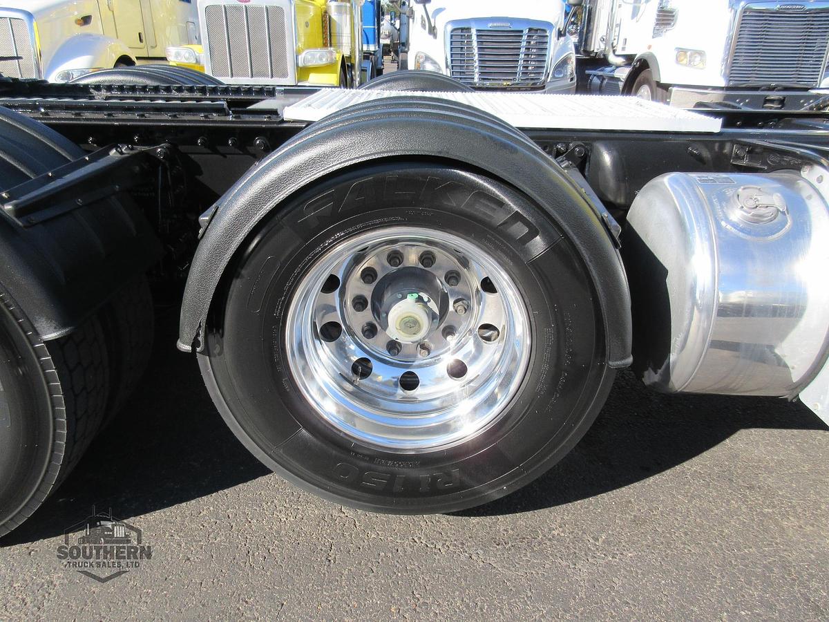 Used 2020 PETERBILT 567