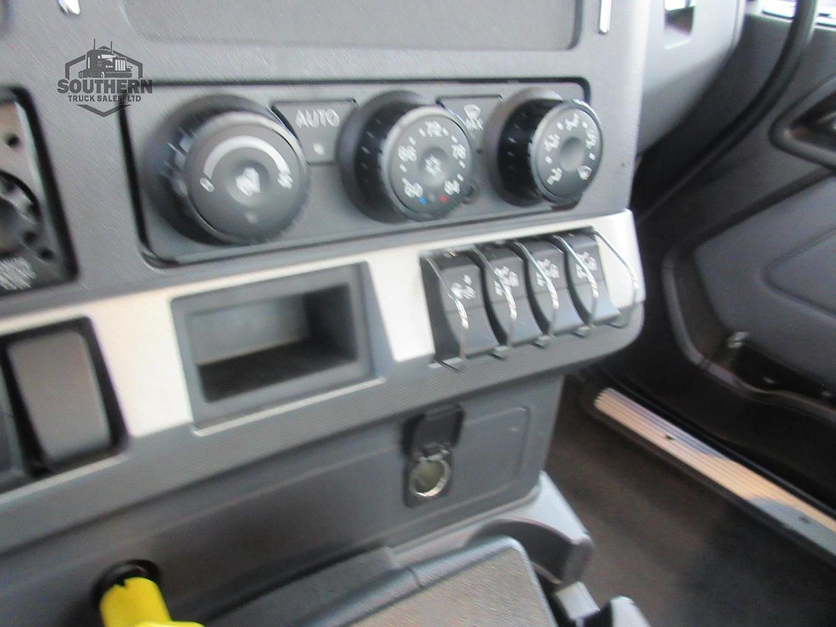 Used 2025 KENWORTH T880