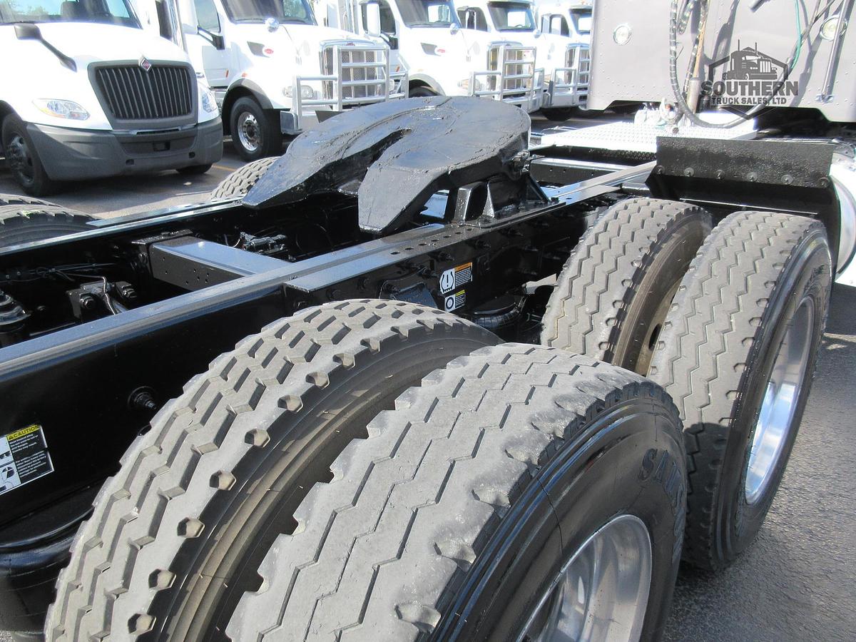 Used 2022 PETERBILT 389