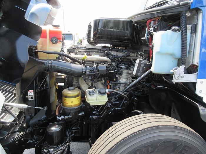 Used 2015 FREIGHTLINER CORONADO 122 SD