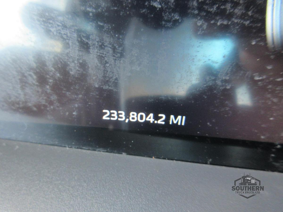 Used 2023 KENWORTH T880