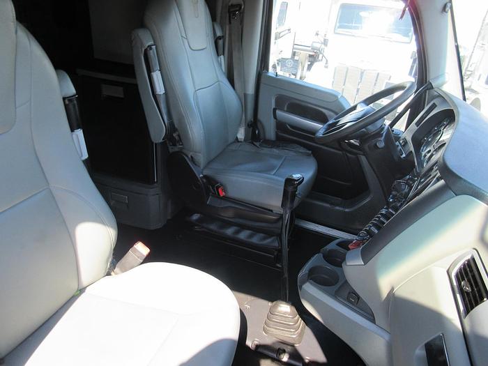 Used 2021 KENWORTH T880