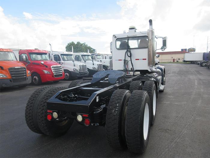 Used 2014 PETERBILT 365