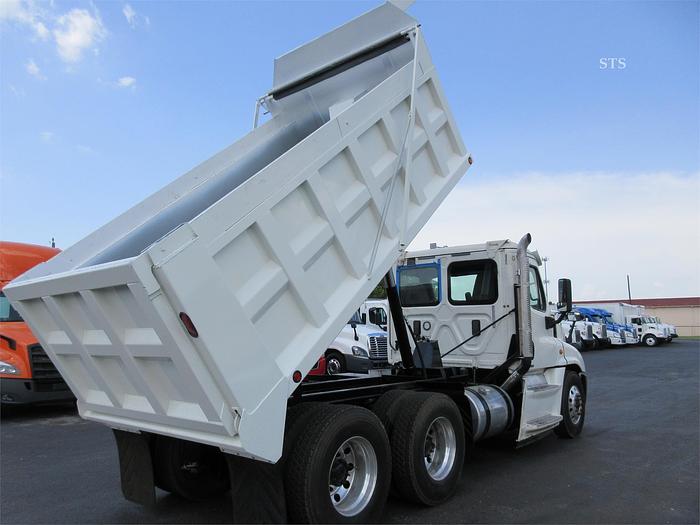 Used 2017 FREIGHTLINER CASCADIA 125