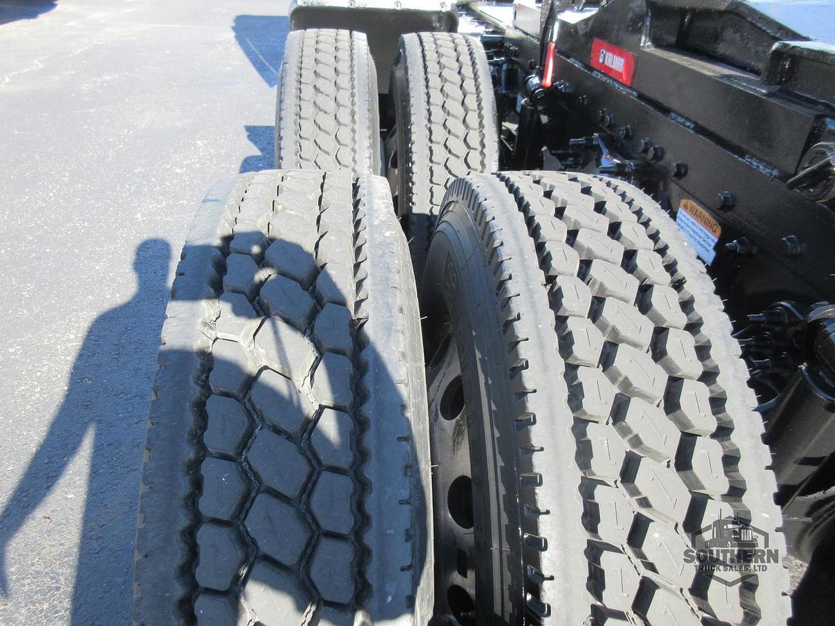 Used 2019 FREIGHTLINER CASCADIA 126