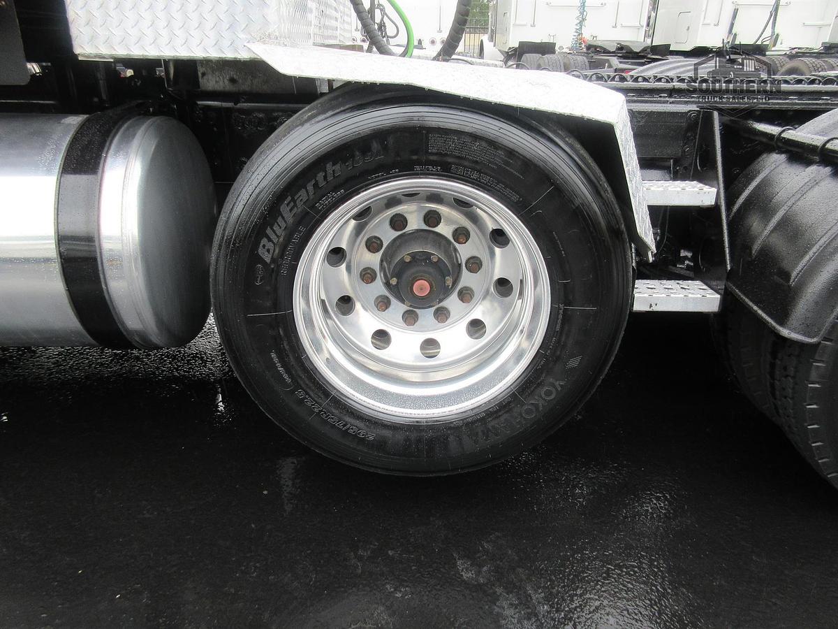 Used 2021 FREIGHTLINER CORONADO 122 SD