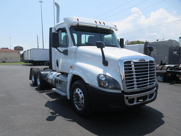 Used 2019 FREIGHTLINER CASCADIA 125