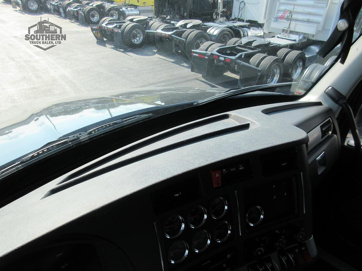 Used 2023 KENWORTH T880