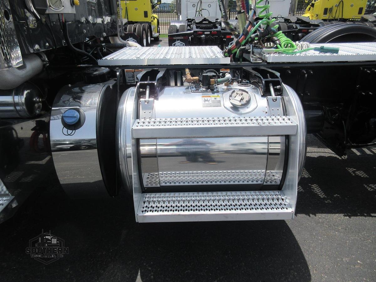 Used 2025 PETERBILT 567