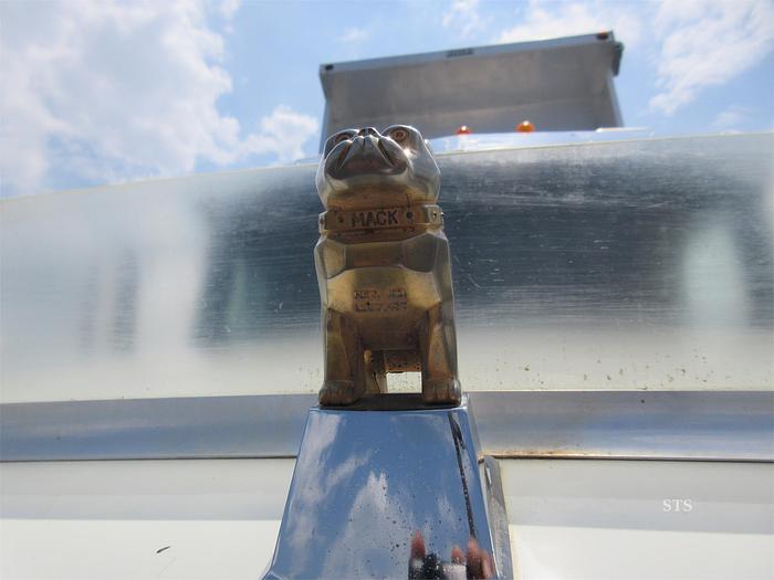 Used 2013 MACK GRANITE GU713