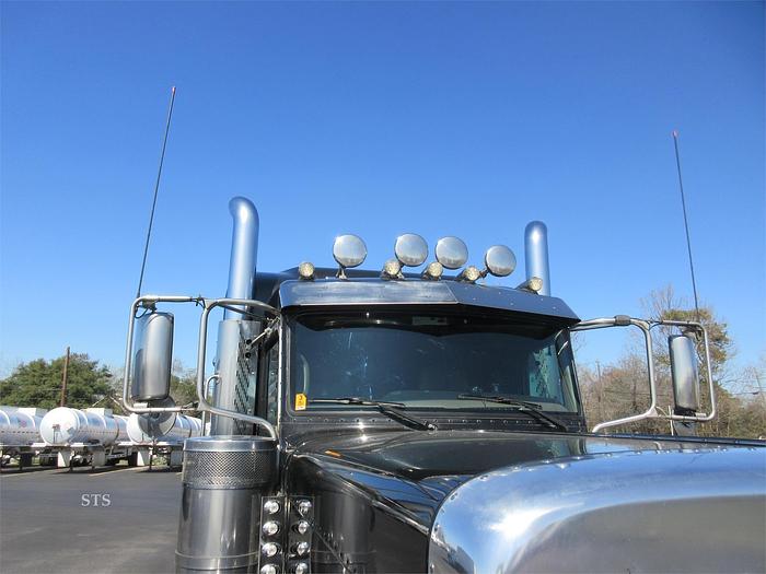 Used 2018 PETERBILT 389