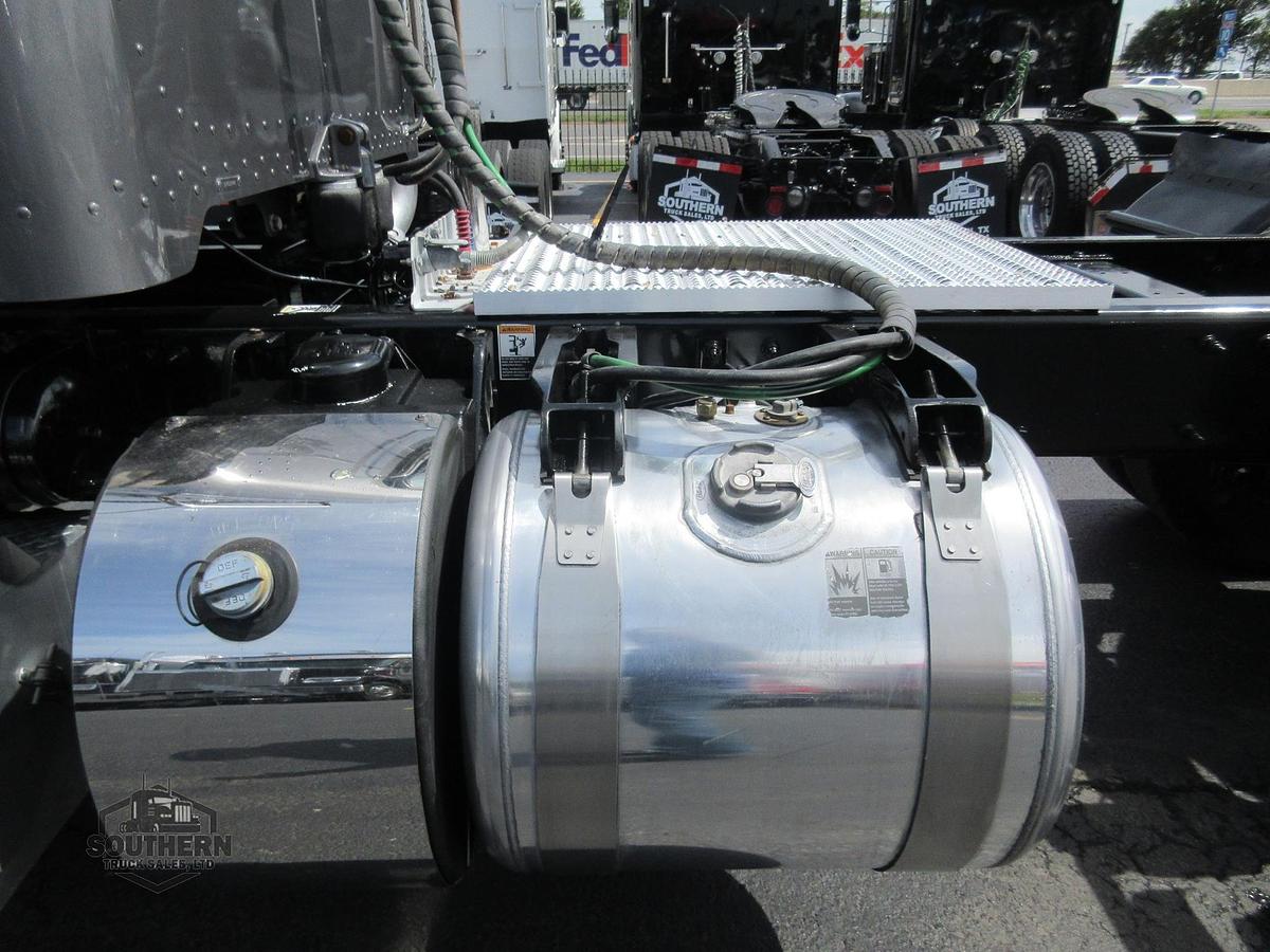 Used 2022 PETERBILT 389